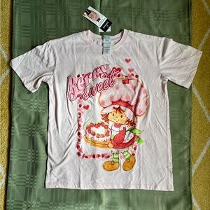 Strawberry Shortcake 'Berry Sweet' Graphic Tee Women’s Sz: M “Pink” NWT